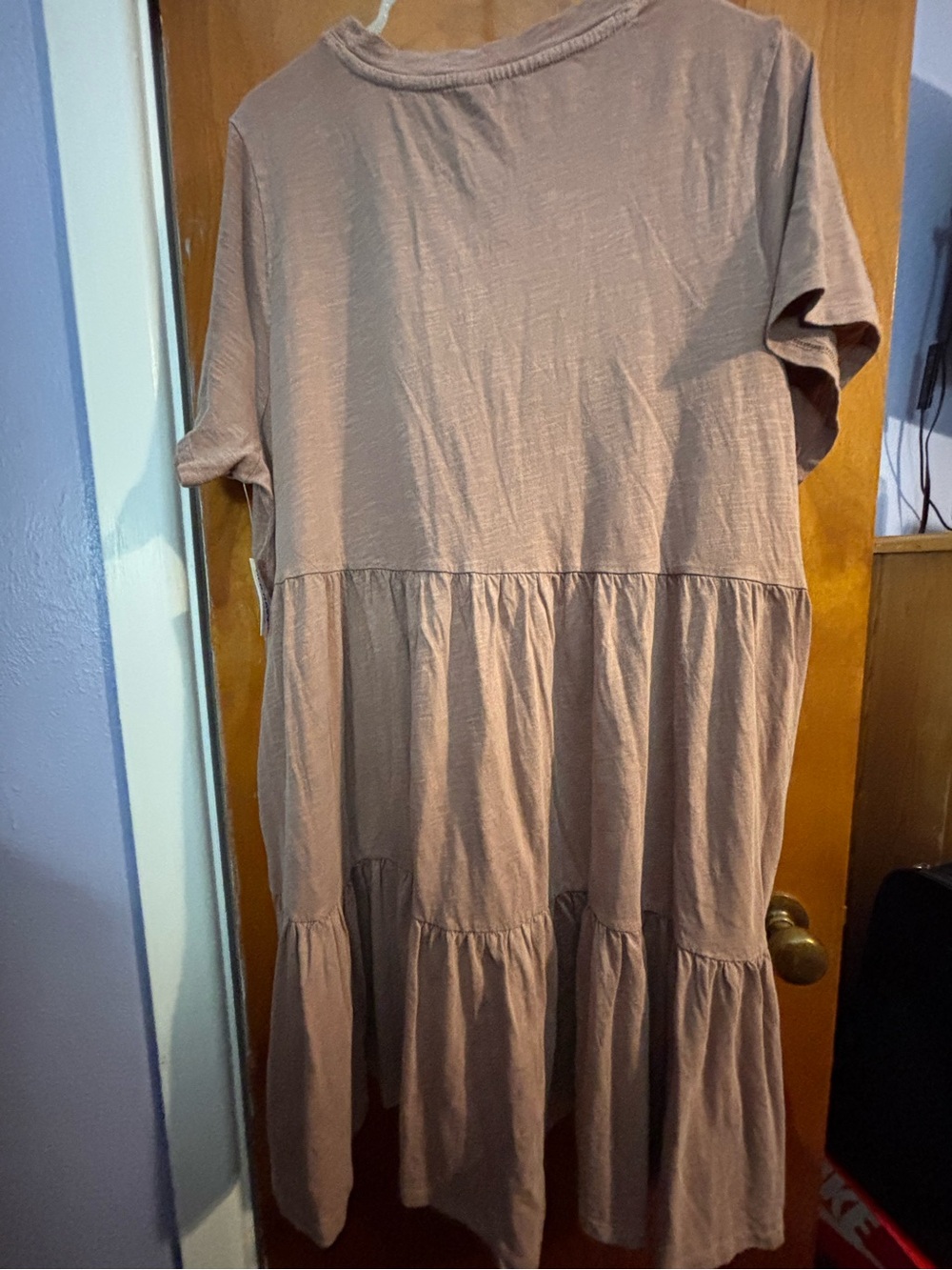 Old Navy Women’s Tiered Short-Sleeve Dress in Mauve - Picture 2 of 4